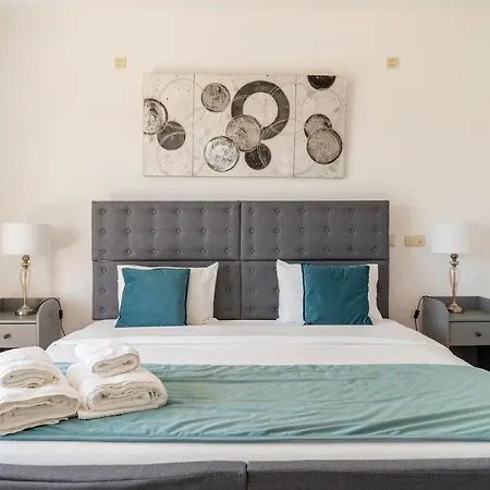Privee Bed & Breakfast