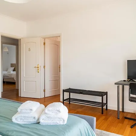 Privee Bed & Breakfast *