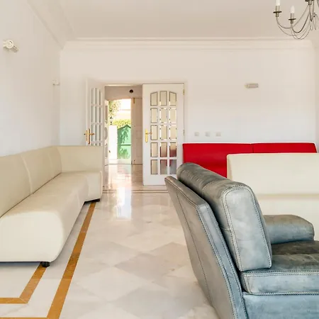 Privee Bed & Breakfast