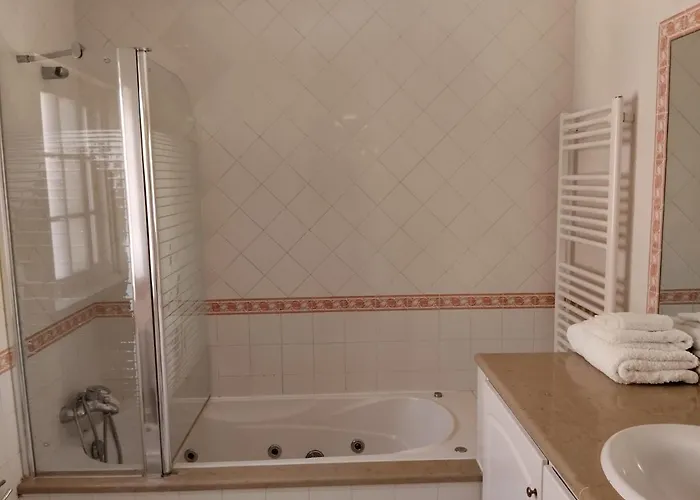 Bed & Breakfast Privee Cascais