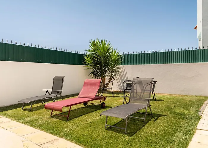 Privee Bed & Breakfast *