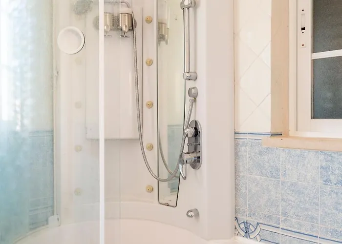 Privee Bed & Breakfast *